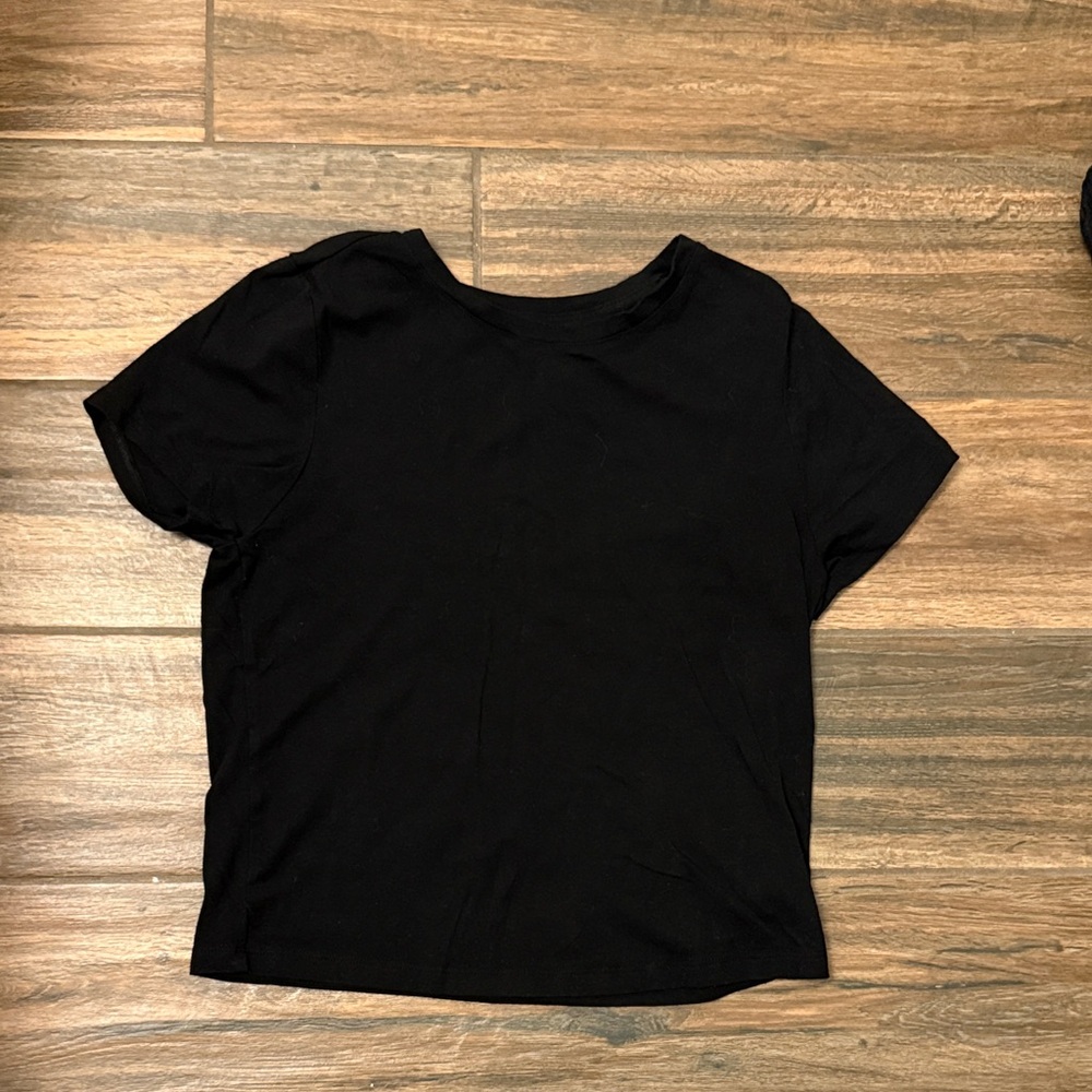 Old Navy Classic Black Short Sleeve Crop Tee